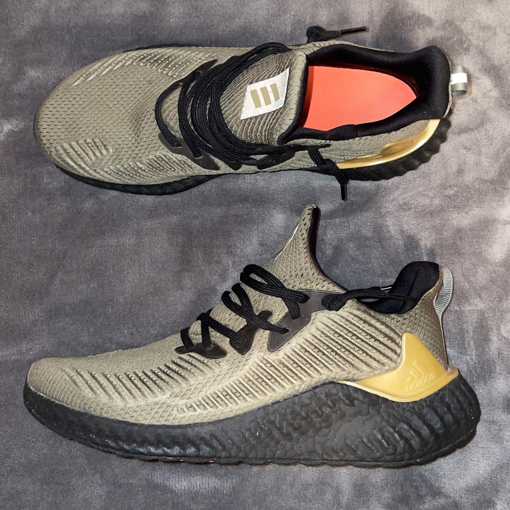 Adidas tennis shoes